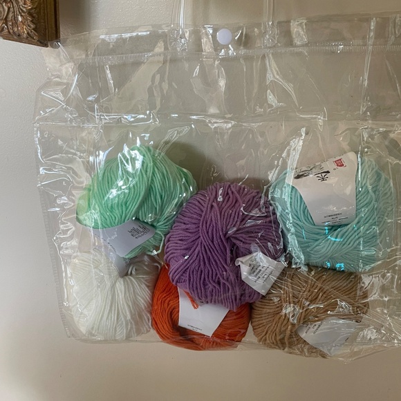 Yarn - Picture 4 of 4